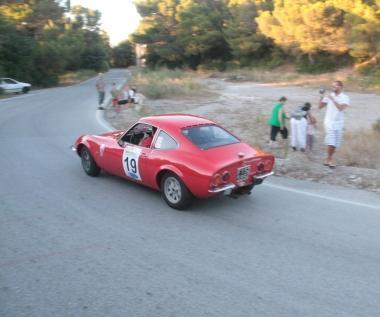 Signore a quattro ruote sulle strade di Nuvolari Spettacolo a Montenero