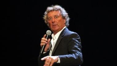 Enzo Iacchetti prima fan poi amico di Gaber rivisita le sue canzoni più belle stasera alle 21.30 a Montignoso