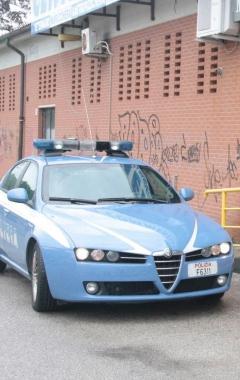 Controlli della polizia per le strade di Prato   