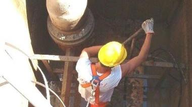 Un tecnico Asa al lavoro