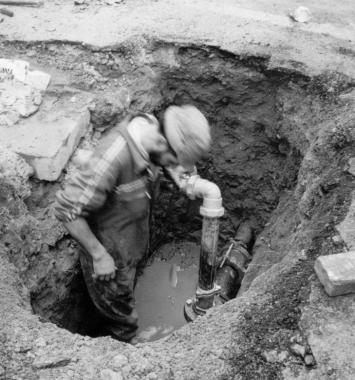 Lavori per la rete idrica (foto darchivio)  
