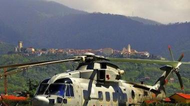 Cambio della guardia alla base di Luni