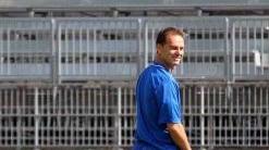 Mister Spilli segue l’allenamento. A sinistra Zaniolo