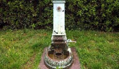 Fontanina a secco nel parco