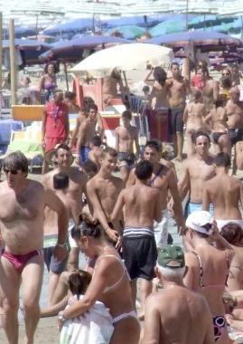 Bagnanti in spiaggia 