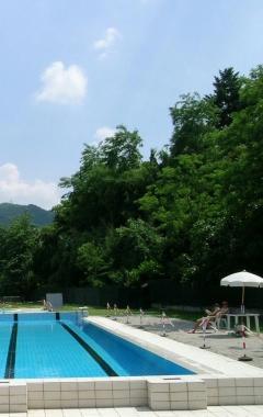 Giochi in piscina   