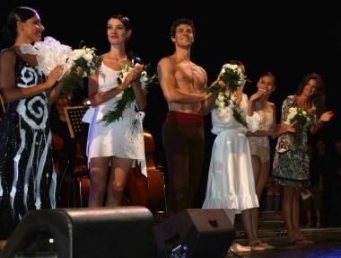 Al centro il ballerino Roberto Bolle: domani sera a Bolgheri 