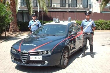 Una pattuglia di carabinieri in servizio a Portoferraio  