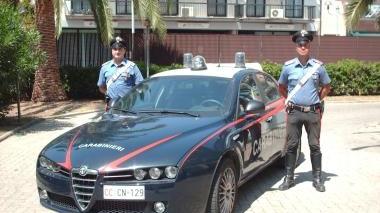 Una pattuglia di carabinieri in servizio a Portoferraio