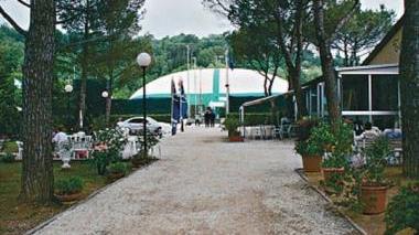 L’ingresso del Tennis club del Cerri a Santa Croce