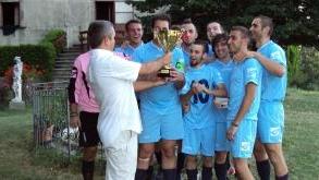 La consegna della coppa alla formazione dei Lituani