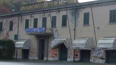 <b>EX ALBERGO</b> Il complesso La Perla a Larderello teatro del tentativo di furto  