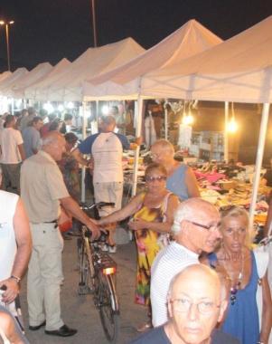 <b>BANCARELLE.</b> A Sorano 