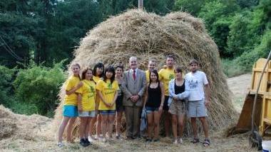 I ragazzi di Legambiente con il sindaco Cecconi