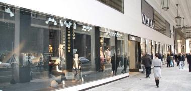 Il negozio di Zara in via Grande   