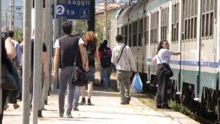 TRENI - ARRIVI E PARTENZE