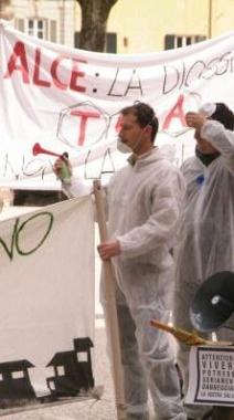 Una iniziativa dei comitati contro Alce 
