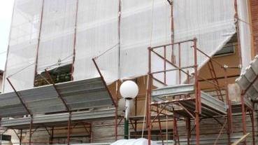 <b>LAVORI.</b> Un cantiere edile
