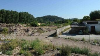 Una veduta degli ex macelli, la zona in cui sorgerà entro il 2010 un nuovo quartiere di Pontedera