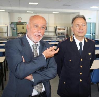 Il questore Bruno DAgostino (sin.) con Luigi Canu 