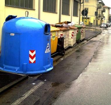 Cassonetti per le strade 