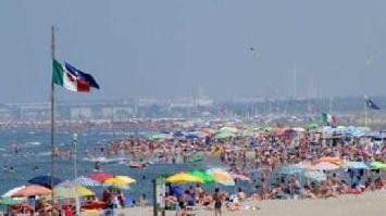 Uno scorcio della spiaggia di Marina di Vecchiano
