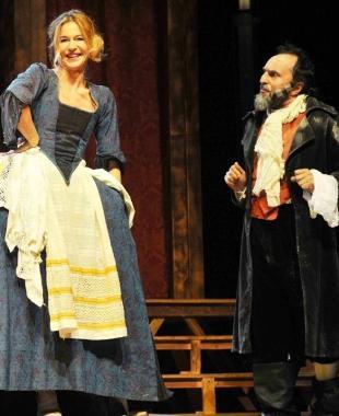 Eva Robin’s e Andrea Buscemi in scena
