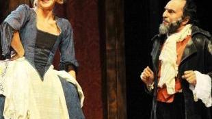 Eva Robin’s e Andrea Buscemi in scena