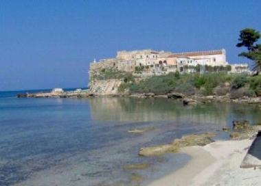 Lisola di Pianosa che rischia di rimanere senza controlli 