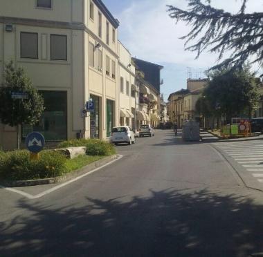Protestano per i rumori i fucecchiesi che vivono nella zona di via Trieste   