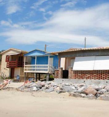I quattro chalet sulla spiaggia a Carbonifera 