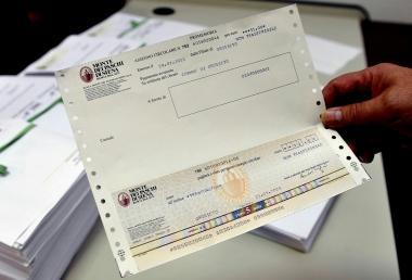 <b>ASSEGNI.</b> Negli uffici del Comune pronti per essere spediti 