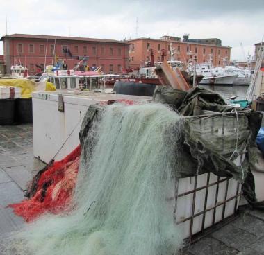 Reti da pesca alla banchina della Darsena Vecchia 