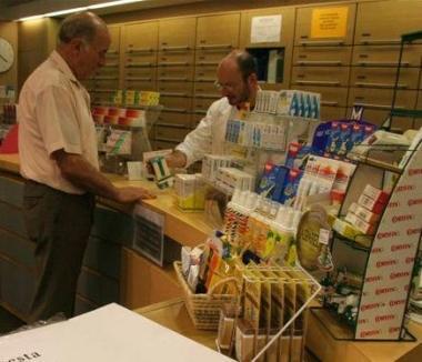 <b>FARMACIA.</b> In coda per ritirare le medicine   