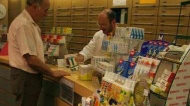 <b>FARMACIA.</b> In coda per ritirare le medicine