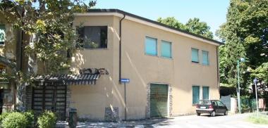 Appartamenti e negozi all'ex hotel Moderno di Vittoria Apuana