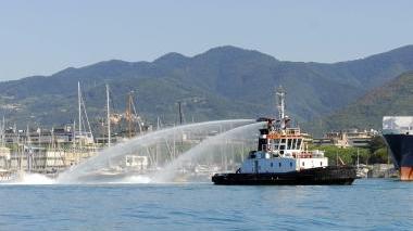 Una fase della esercitazione in porto