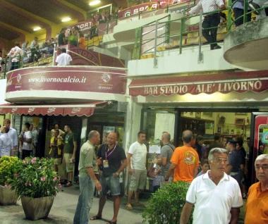 Il bar dello stadio a Livorno 