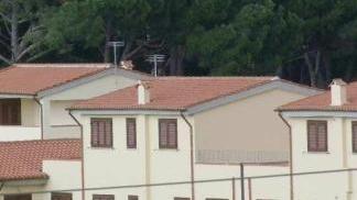 Le case messe a disposizione dei Rom a Coltano