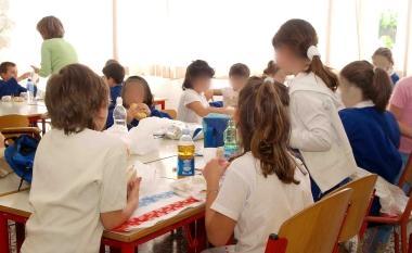 <b>PASTI. </b>Bambini in una scuola     