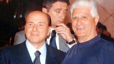 <b>MOMENTI DI GLORIA.</b> Franco con Berlusconi e Capello