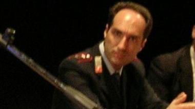A sinistra il comandante dei vigili Federico Zampaoli Sopra polizia municipale al lavoro
