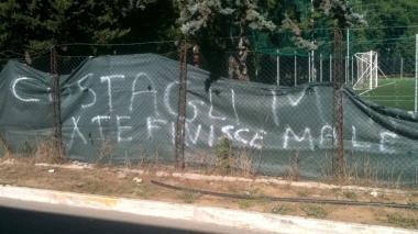 <b>HOCKEY. </b>Le scritte minacciose fuori dal palasport