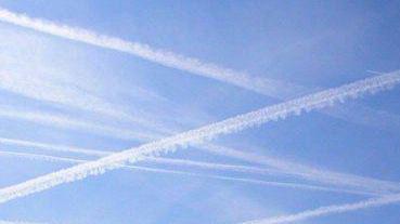 Scie chimiche segnalate nel cielo sopra Carrara