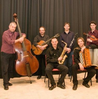 Il gruppo Secondo a nessuno 