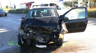 Una delle due auto coinvolte nell’incidente avvenuto ieri mattina lungo la strada della Fila nel territorio di Peccioli