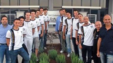 La squadra al completo con i tecnici e i dirigenti