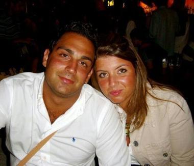  Oggi nella chiesa di San Giusto a Porcari Alessia e Daniele si sposano. Auguri dai genitori Amedeo, ...
