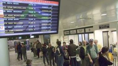 Viaggiatori in aeroporto