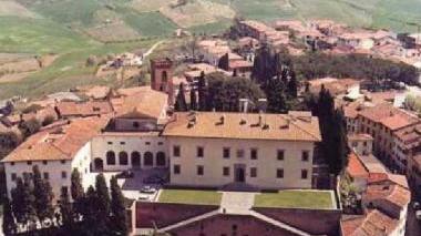 Una veduta della villa medicea di Cerreto Guidi